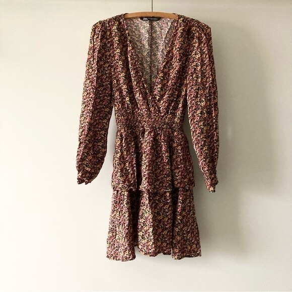 Zara Ditsy Floral‎ Surplice V Neck Ruffle Dress M - Picture 3 of 8